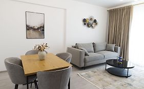 Chindia Lake Suite